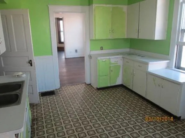 301 S 2nd St, Watertown, WI 53094
