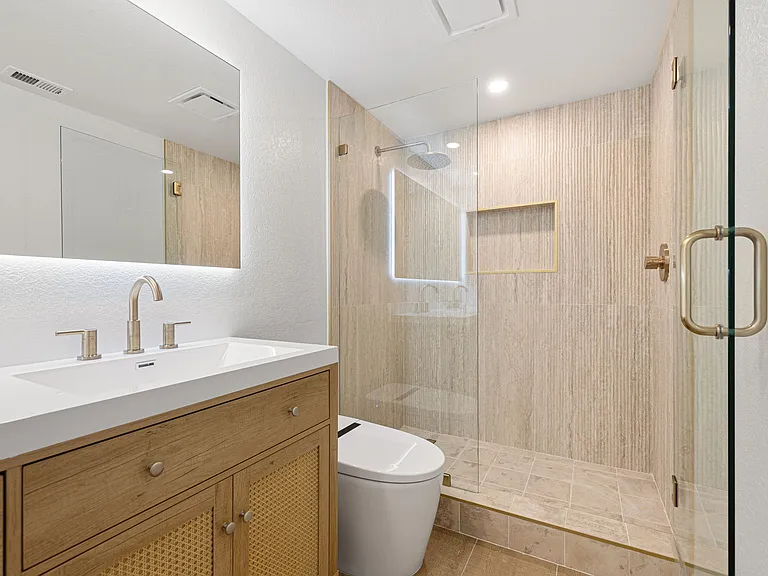 76 Sutton Pl S — Photo 20