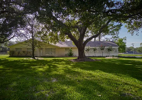 902 Clover Ridge Ave Photo 1