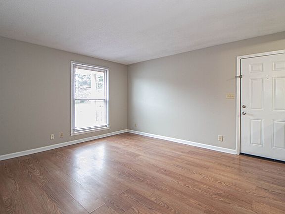 5th image of 807B Golfview Pl