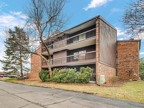 3rd image of 14520 Walden Ct Ph 1
