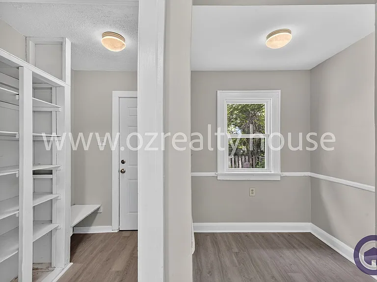 2034 Berkshire Pl — Photo 11