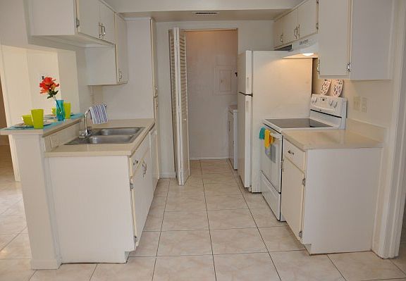 3rd image of 8793 NW 39th St
