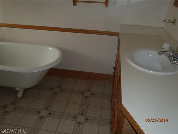 5th image of 953 Van Buren Ave NW