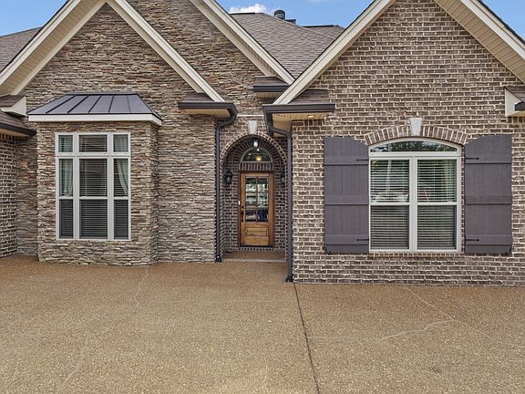 5th image of 127 Woodlake Dr
