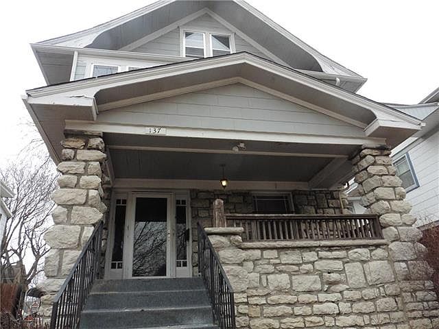 2nd image of 137 S Cypress Ave