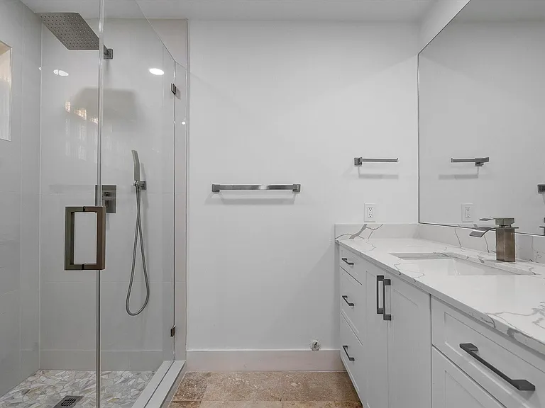1421 Ponce De Leon Dr — Photo 51