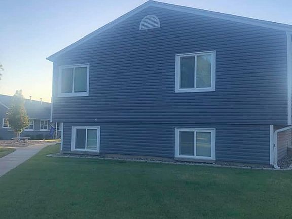 2nd image of 117 S Summit St #117
