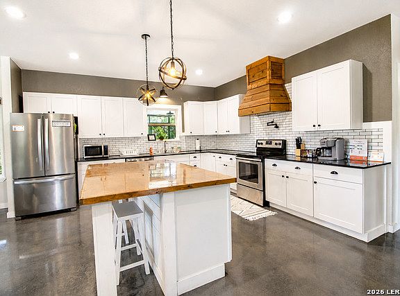 4th image of 101 Liberty Bell Ln