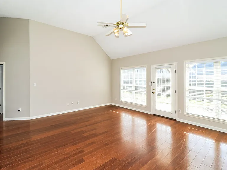 5061 Thornebrook Cv — Photo 6