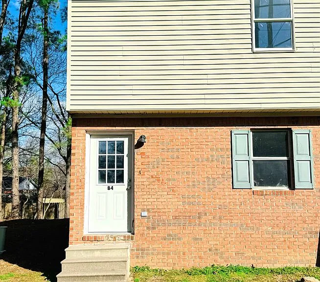 154 W Peach St — Photo 1