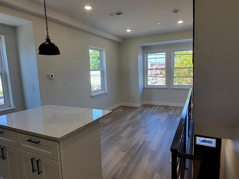 307 W York St #2 — Photo 5