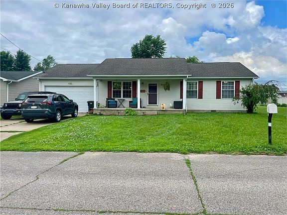 2nd image of 241 Hawthorne Ln