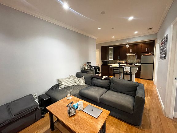 4th image of 27 E 7th St APT 4F