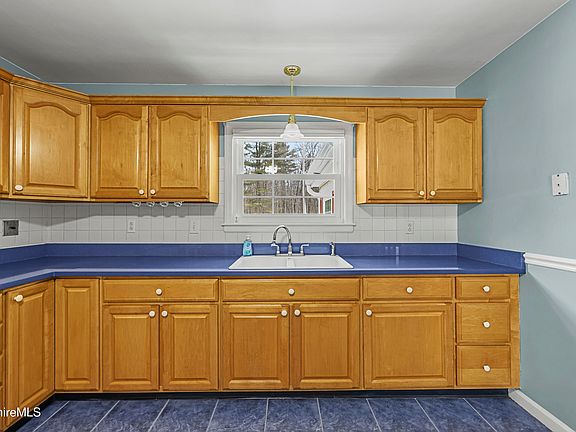 4th image of 158 Eleanor Rd