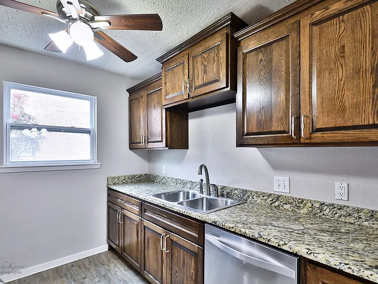 1734 Bob White Ct — Photo 8