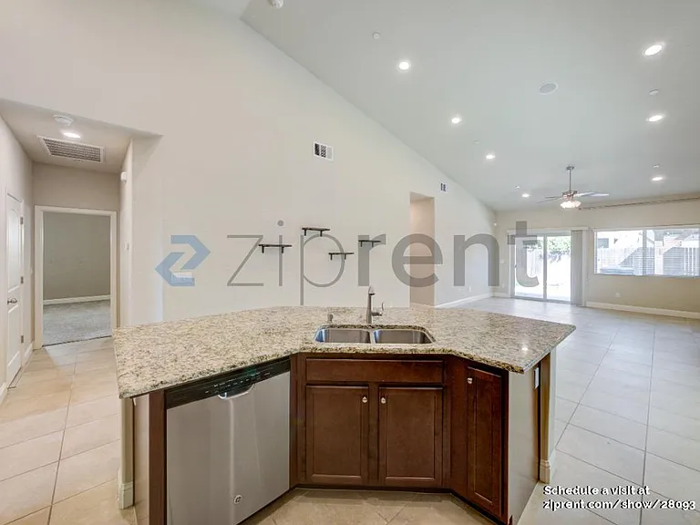 4780 Barclay Way — Photo 7