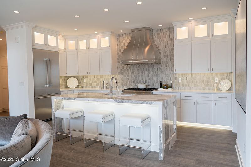 2nd image of 71 Cambridge Way
