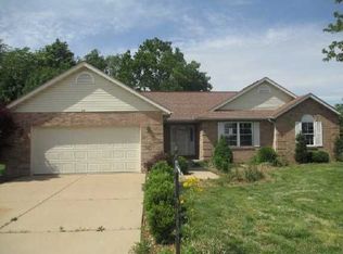979 Columbia Ave, Fairview Heights, IL 62208