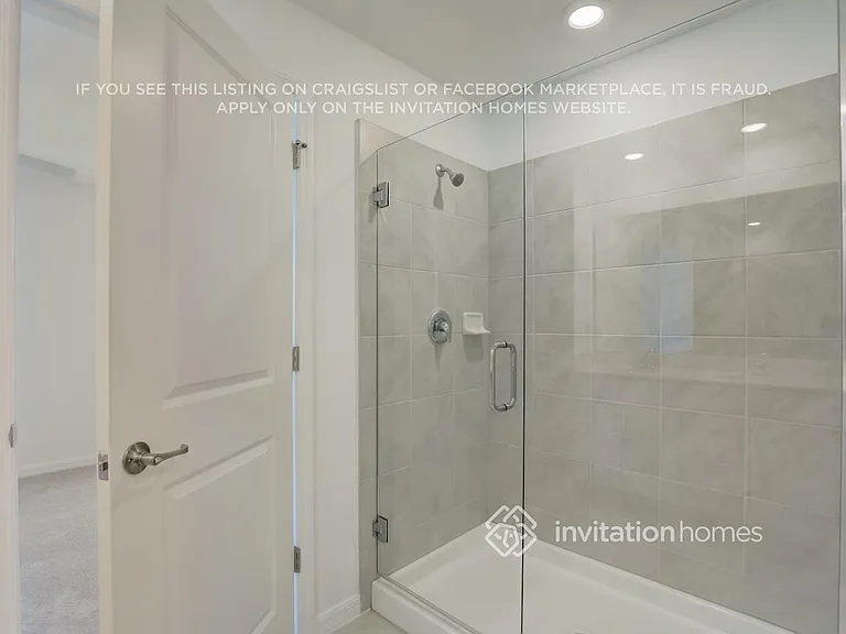 1927 E Landings Way — Photo 17