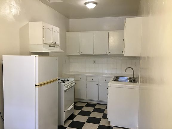 4th image of 859 N June St #104