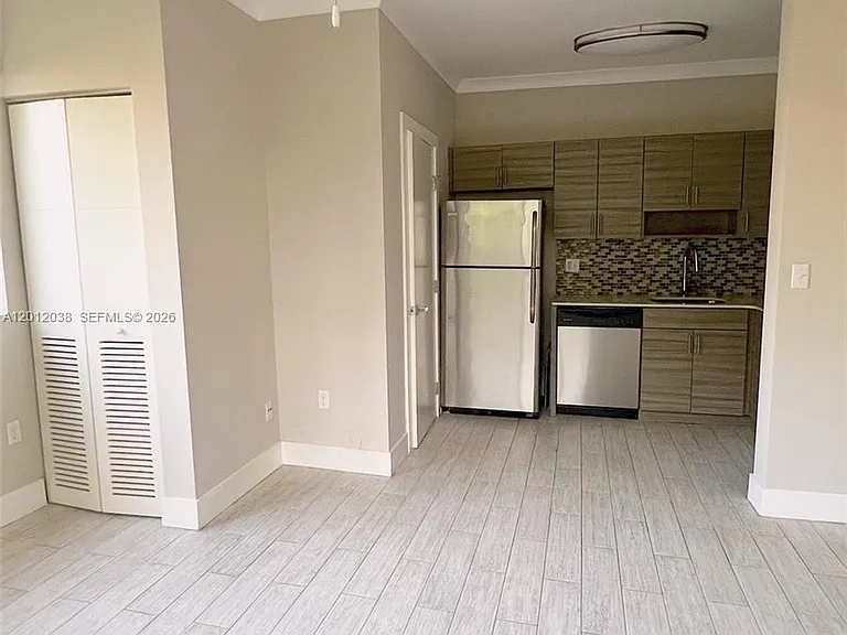 115 Menores Ave #3 — Photo 3