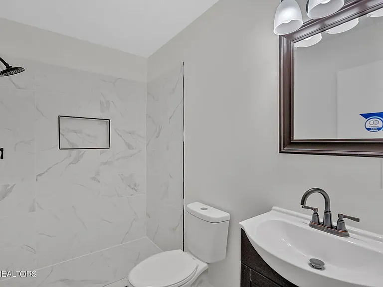 1115 Back Valley Rd — Photo 9