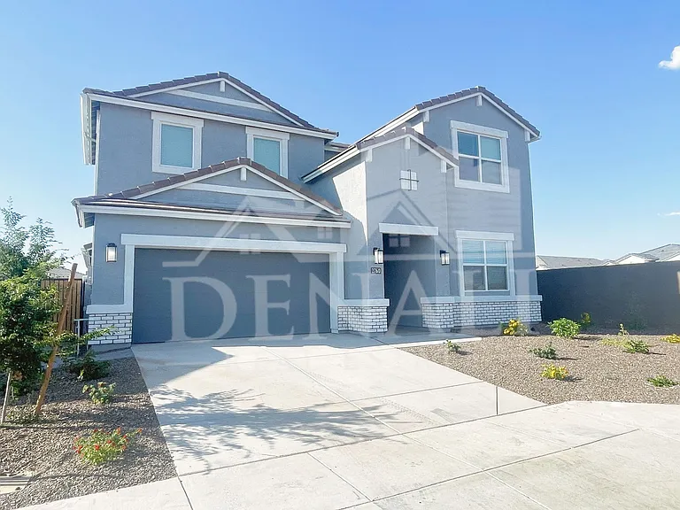 2760 W Stradling Ave — Photo 2