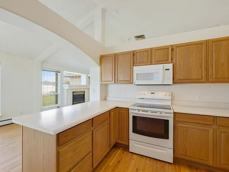 712 E Harbor Cir — Photo 11