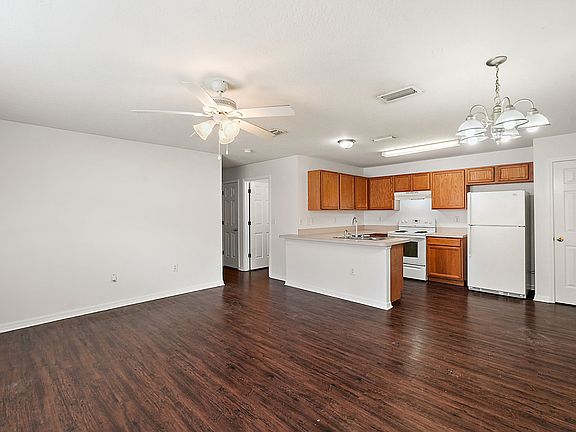 3rd image of 519 Paulling Dr #1