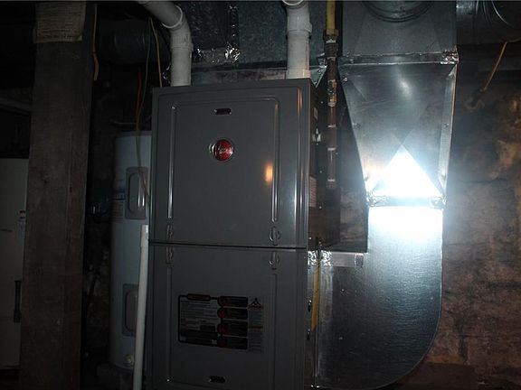 4th image of 241 E Bank St