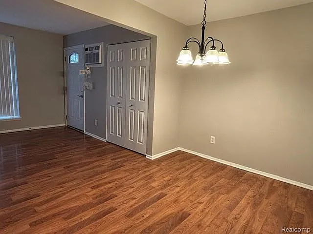 4345 Crooks Rd — Photo 5