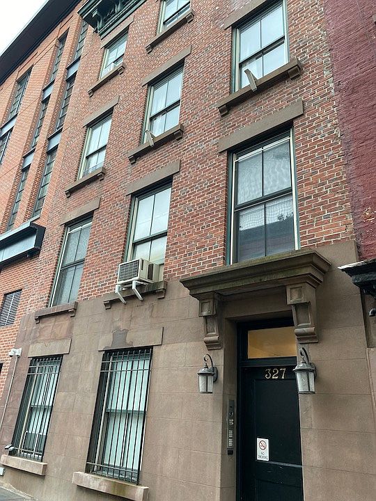 1st image of 327 Henry St #4