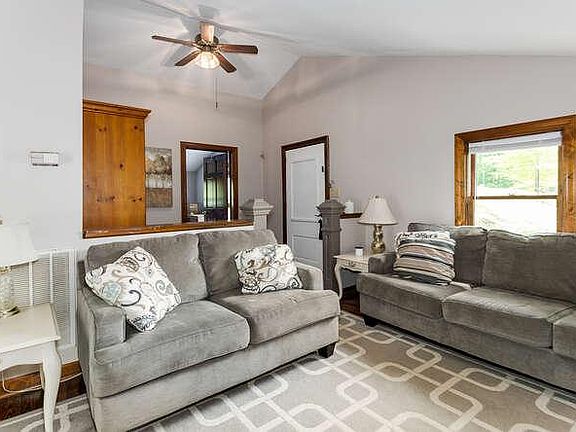 3rd image of 45 Thistle Brook Ct Unit A