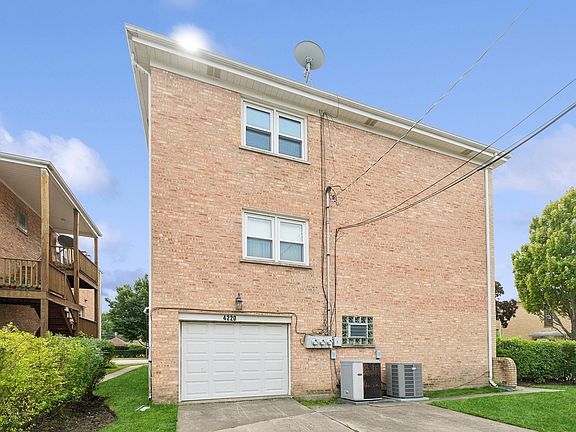 3rd image of 4220 Oakton St