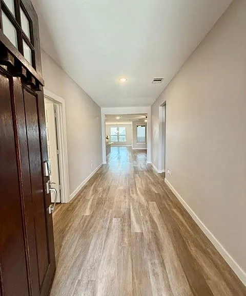 8 ft. wide foyer entrance