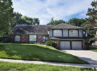 12455 Oakair Dr, Omaha, NE 68137
