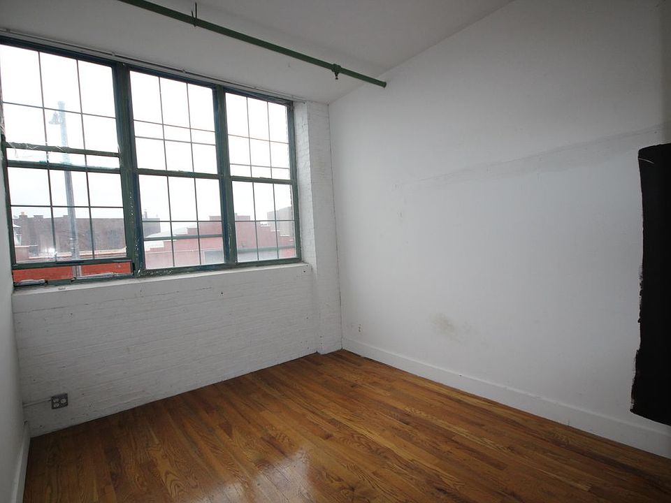 2nd image of 239 Banker St APT 4N