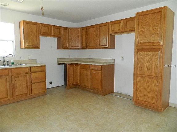 4th image of 8200 SW Merry Dr
