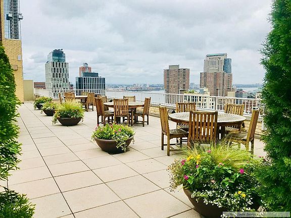 5th image of 50 Murray St APT 613