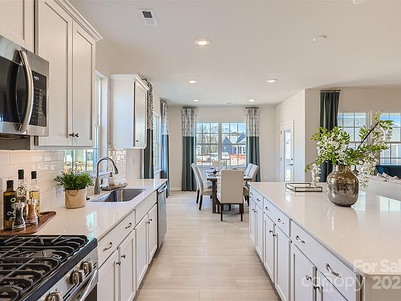 5th image of 103 White Apple Way