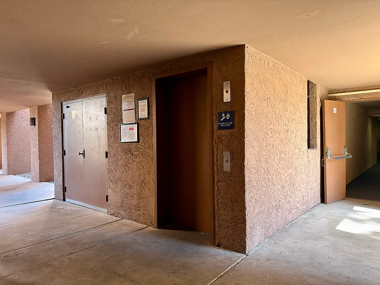 540 N May St #3106 — Photo 3