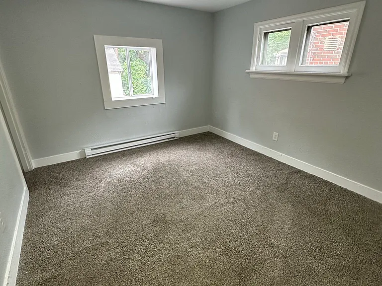 5088 Queens Ave — Photo 4