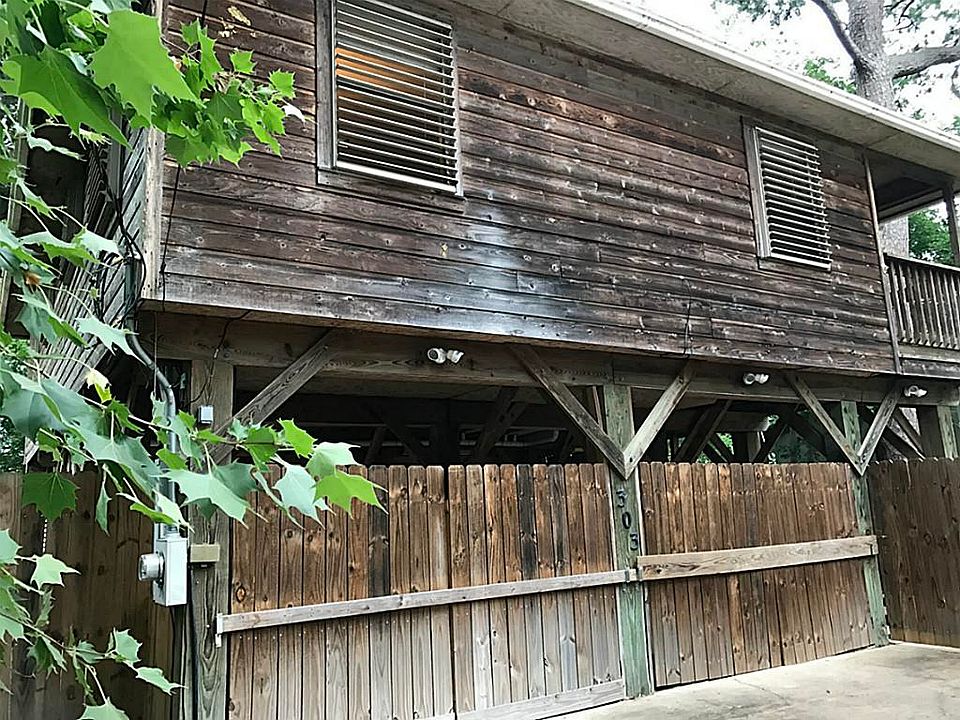 1st image of 303 West Dr