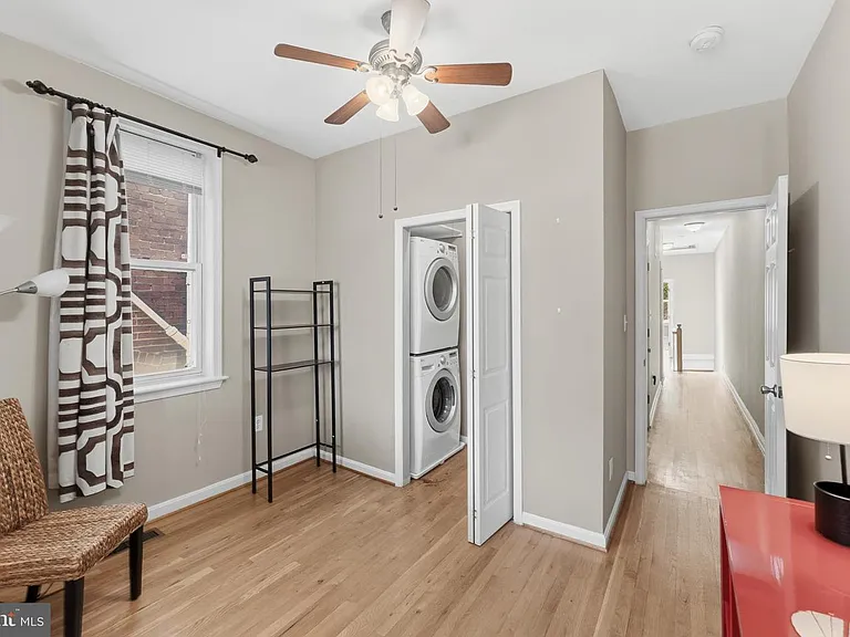 11 R St NW #1 — Photo 25