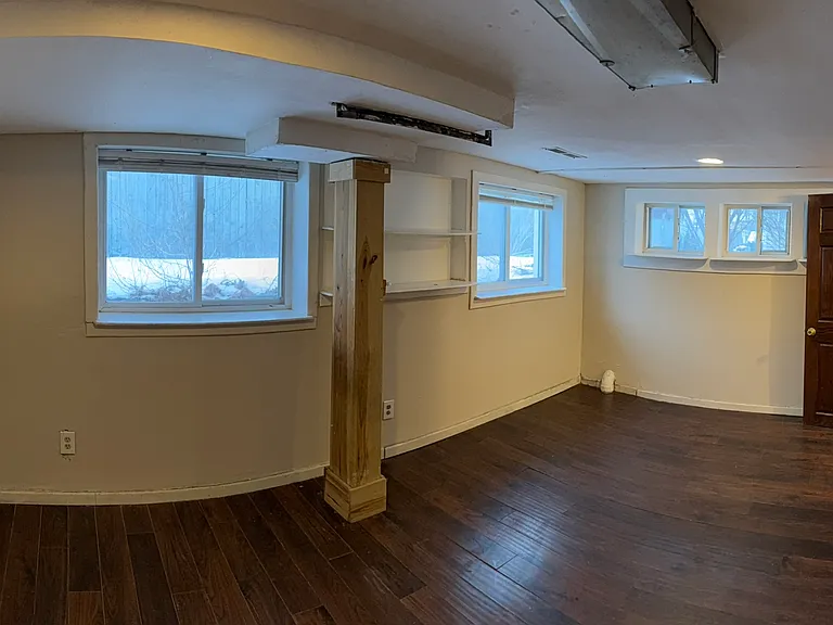 819 Wyandotte Ave — Photo 12