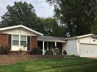 2414 Wescreek Dr, Maryland Heights, MO