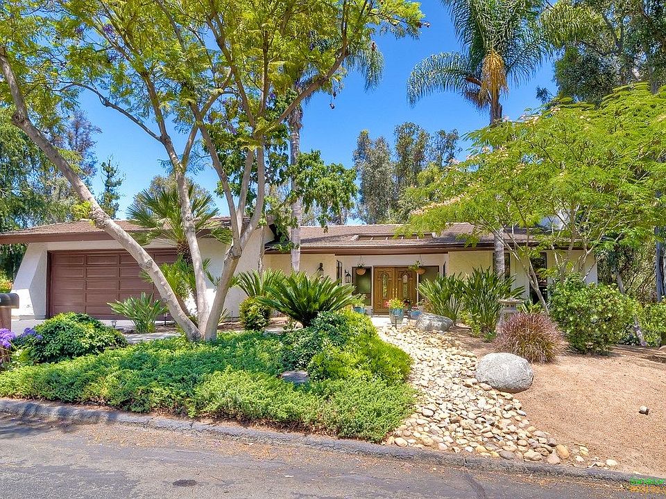 1st image of 831 Mimosa Ave