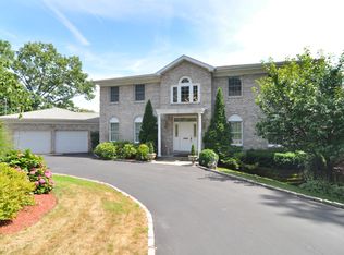 56 Rockledge Rd, Yonkers, NY 10708