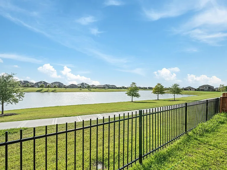 7326 Barrington Ridge Ln — Photo 2